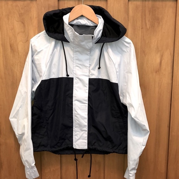 Hollister Jackets & Blazers - Hollister Ladies Windbreaker Jacket Size Medium NWOT